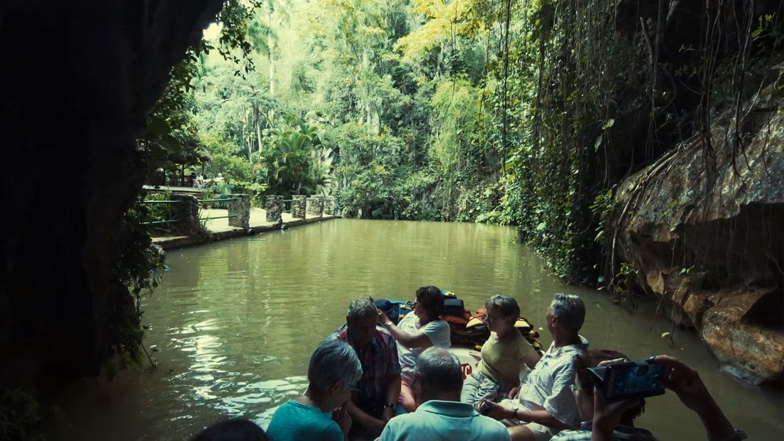 Visitors of Cueva del Indio