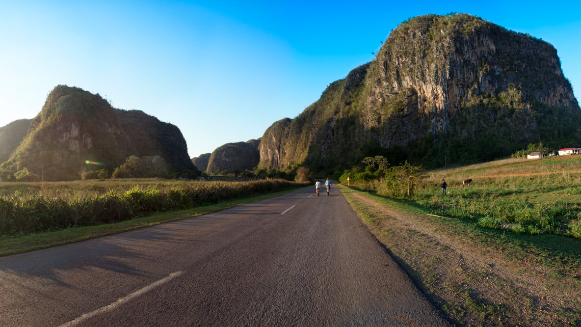 Mogotes near the road in Viñales 