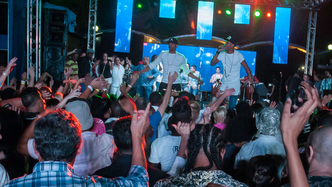 Salsa Concert in Salon Rosado Benny More-La Tropical