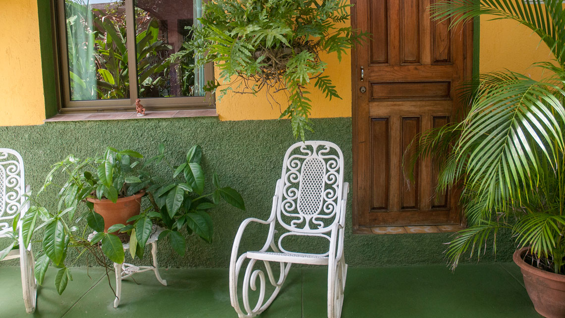 Rocking chairs in a cosy patio of a Casa Particular