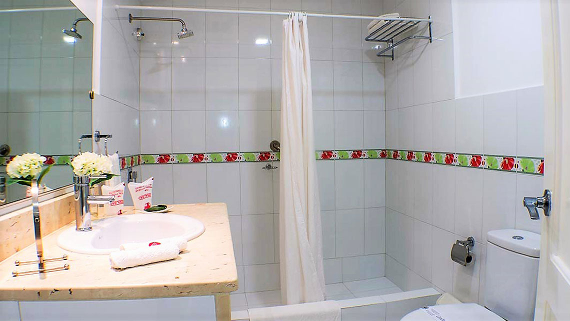 Bathroom of a Casa Particular