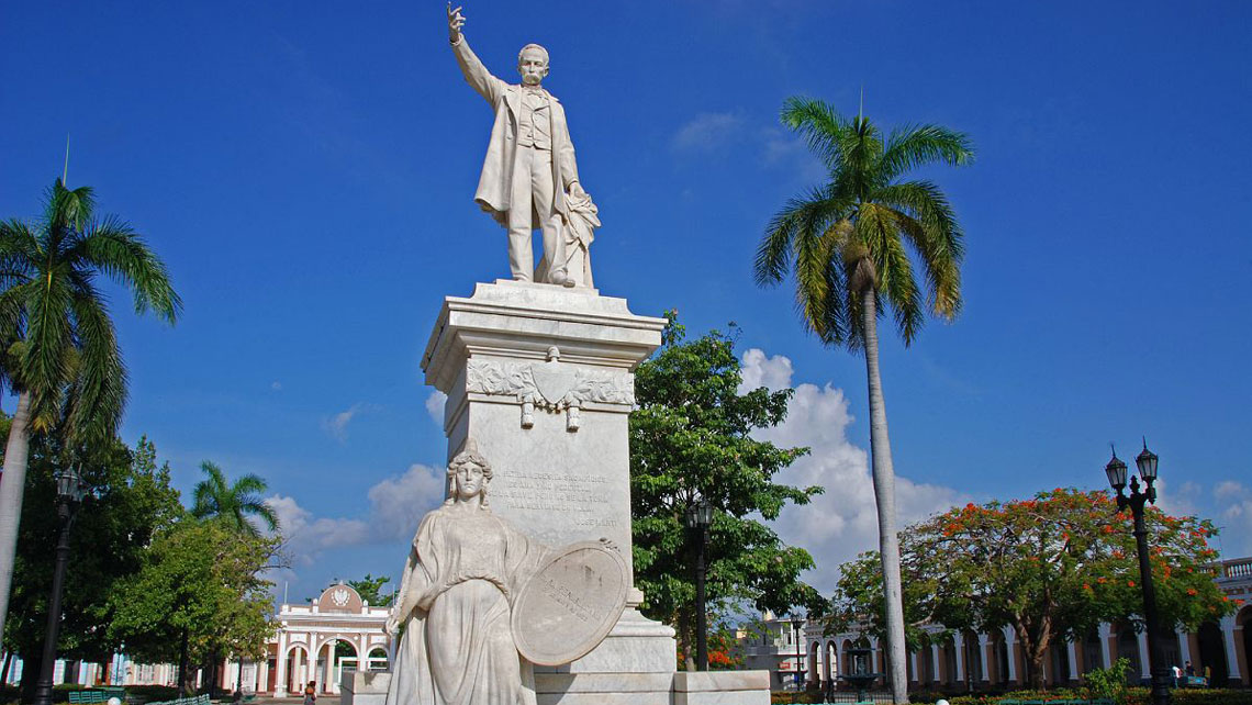 Jose Marti Statue in the main park of Cienfuegos