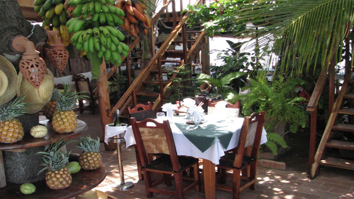 Beautiful patio with a table to have lunch al fresco in a casa particular