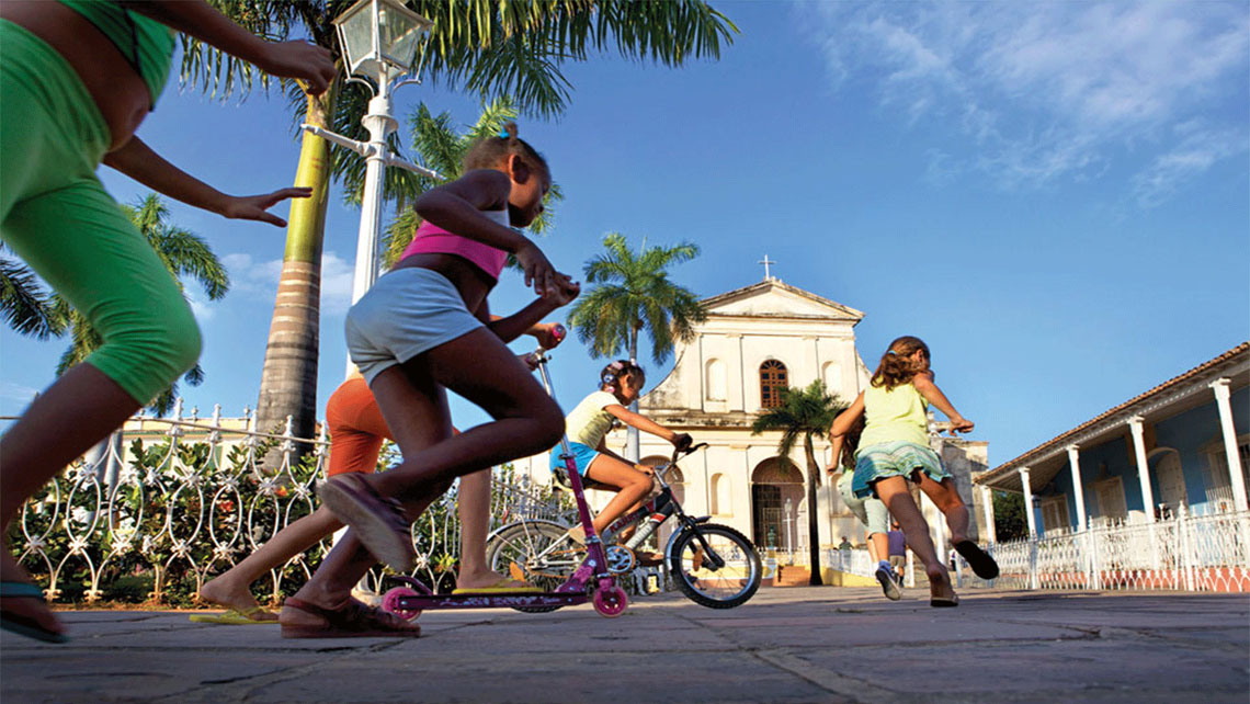Children playing in Plaza Mayor, Trinidad