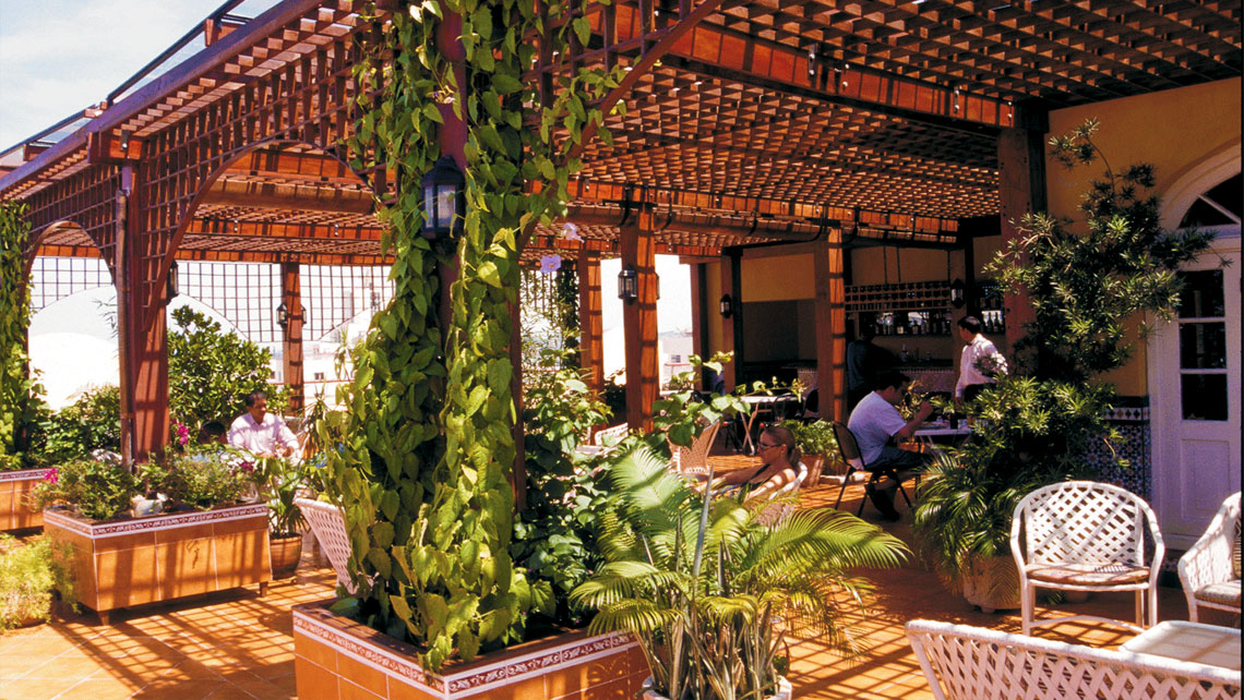 Ambos Mundos Rooftop Bar