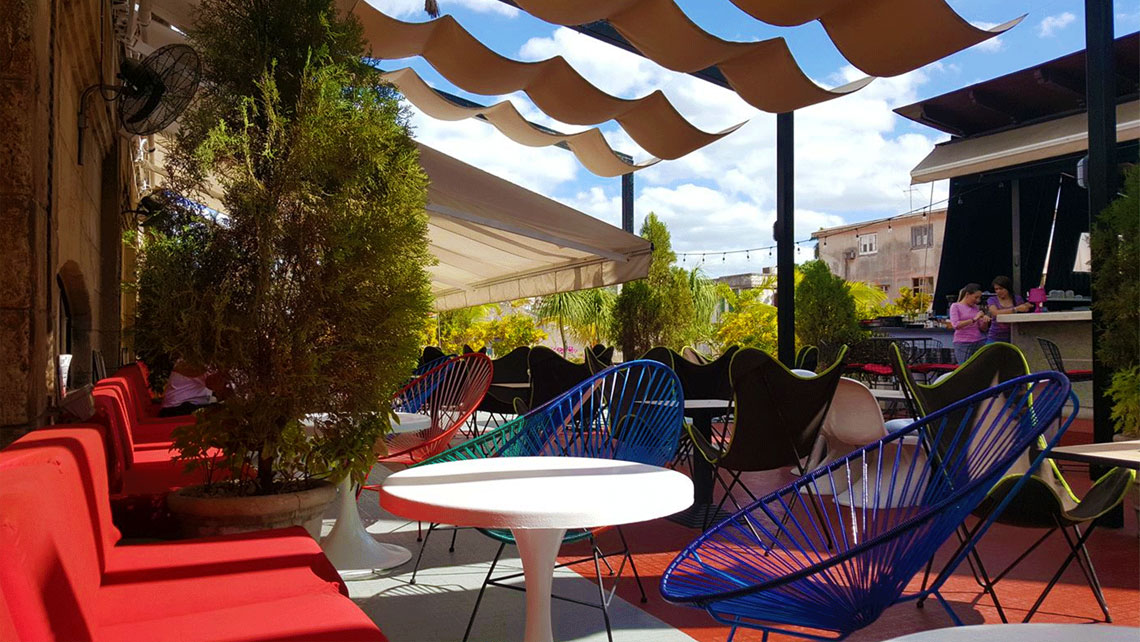 A cosy open seating area of El Cocinero