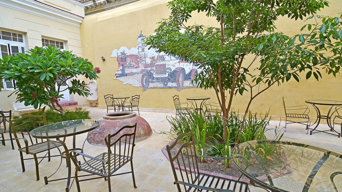 Inner patio in Hotel El Marqués, Camaguey
