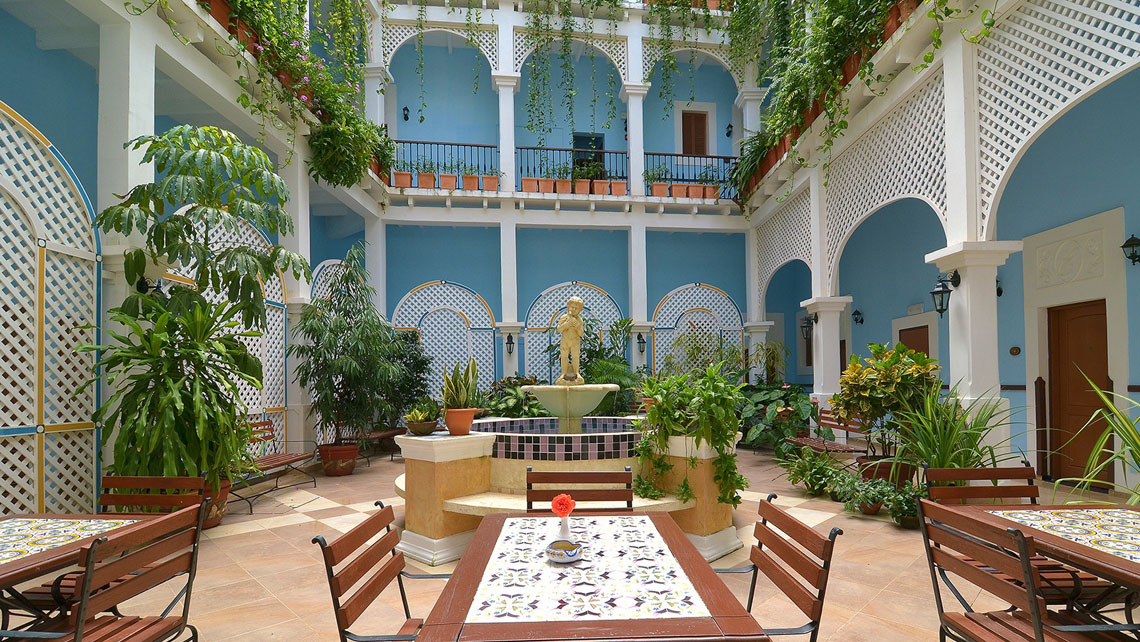 Beautiful outdoor courtyard of Hotel Barcelona in Remedios