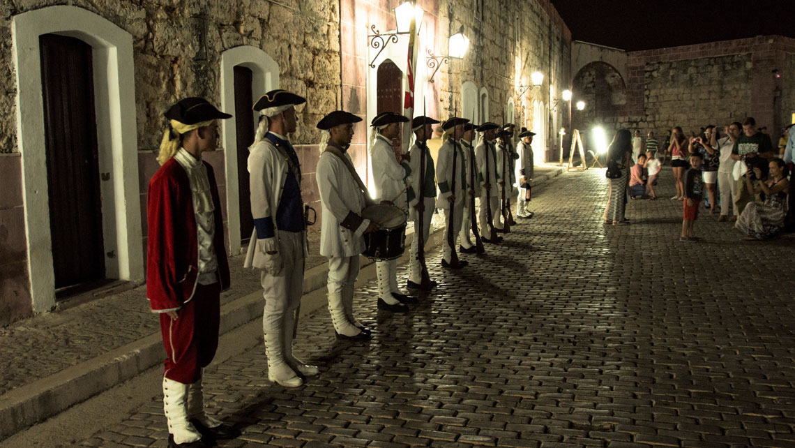 A canon blasting ceremony at 9.00pm in La Cabaña