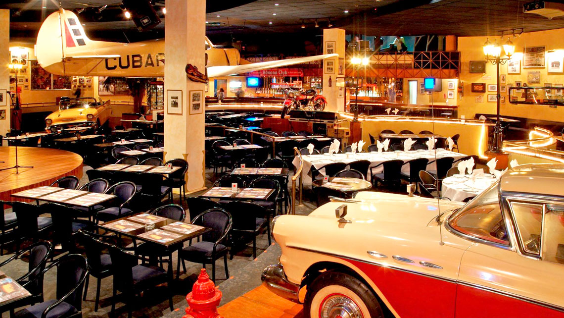Habana Cafe in Hotel Melia Cohiba with a 1950's style decoration